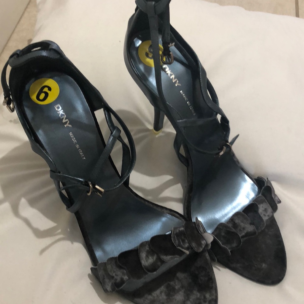 Brand new shoes Donna Karen
